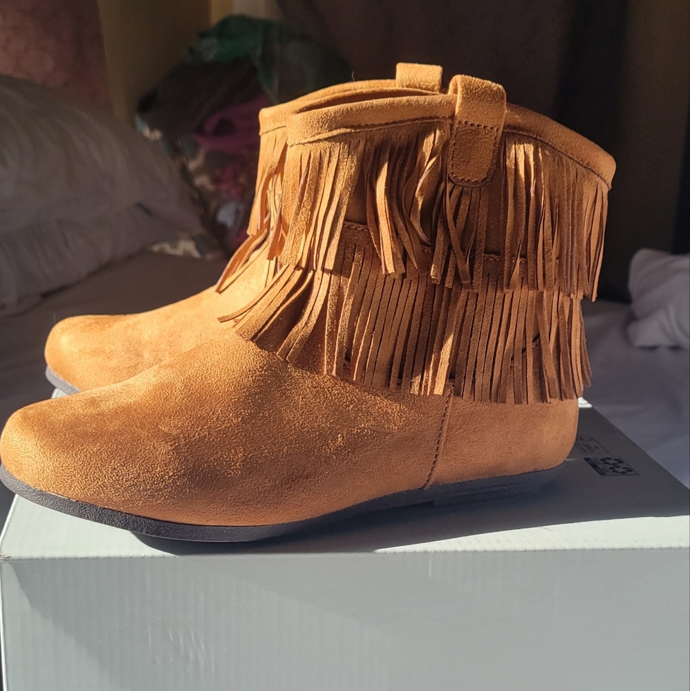 Brand new Suade Boots Size 5